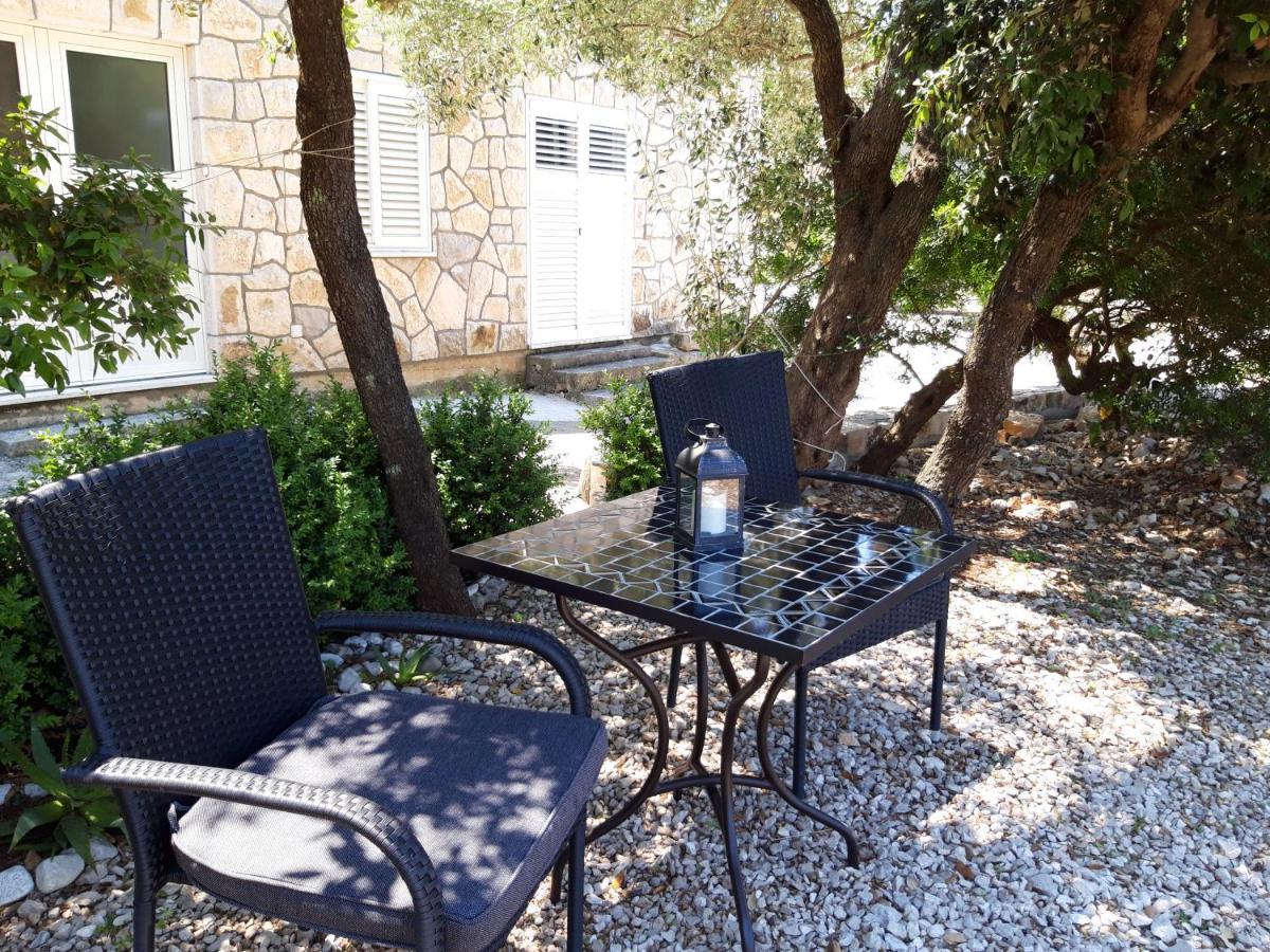 Guesthouse Sanela Помена Экстерьер фото