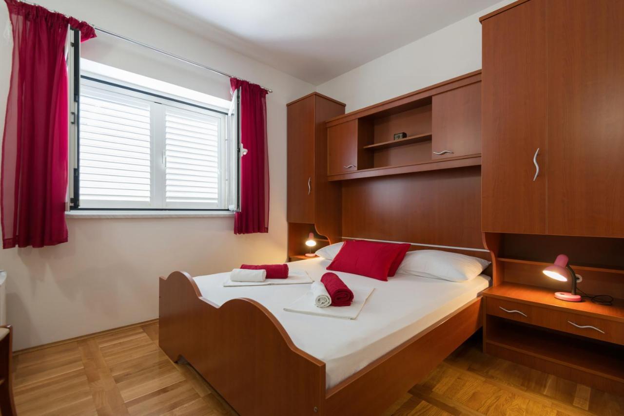 Guesthouse Sanela Помена Экстерьер фото