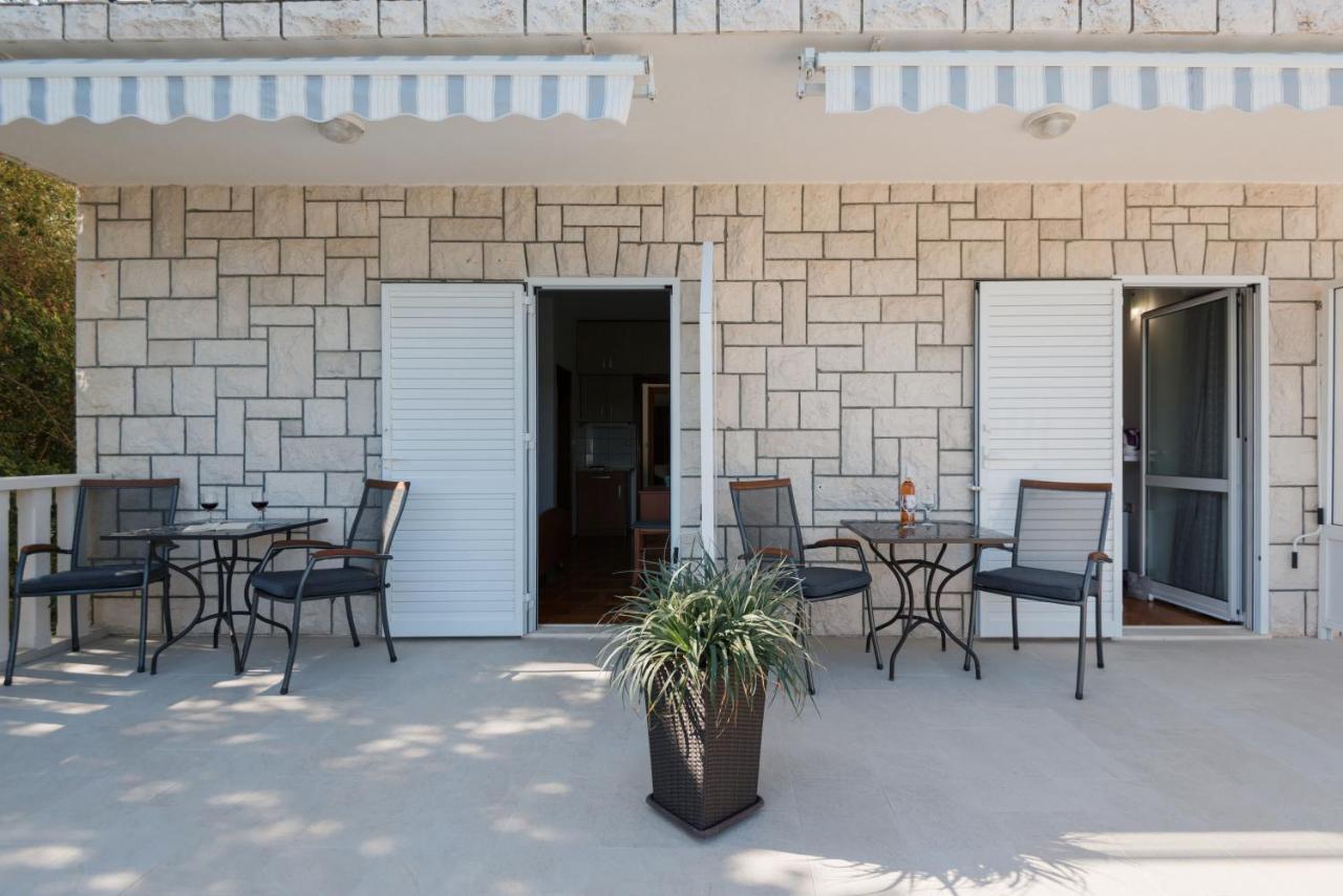 Guesthouse Sanela Помена Экстерьер фото