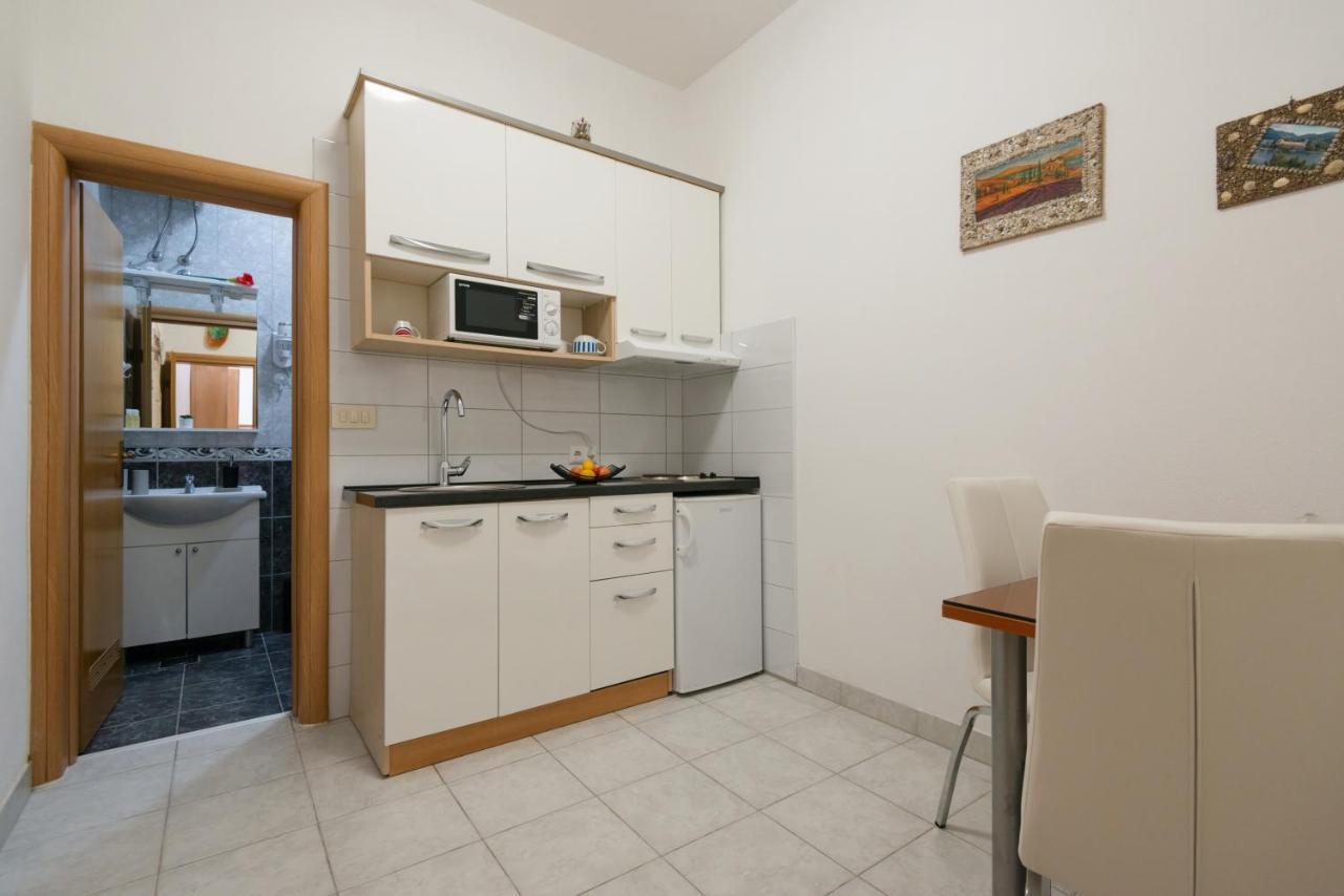 Guesthouse Sanela Помена Экстерьер фото