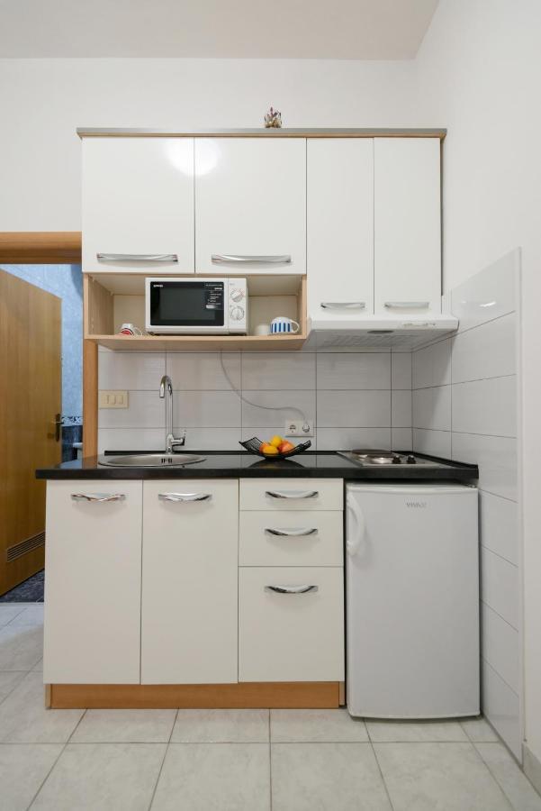 Guesthouse Sanela Помена Экстерьер фото